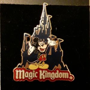Disney Trading Pin 2007 M.Mouse in front of Castle